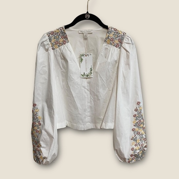 CHELSEA and Violet white v neck top with embroidered details NEW - Picture 2 of 7